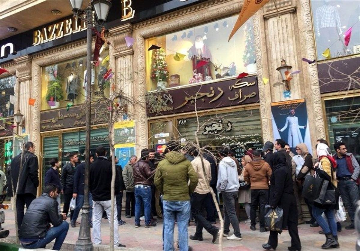 ترس در بازار ارز/ چارت‌ها دلار را صعودی می‌بینند یا نزولی؟