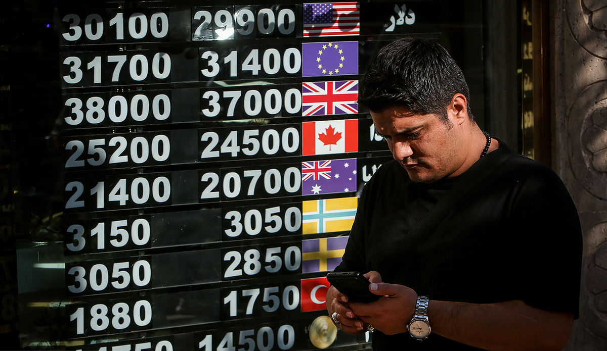 جای خالی میانجی در بازار ارز / مقاومت سرسخت درهم