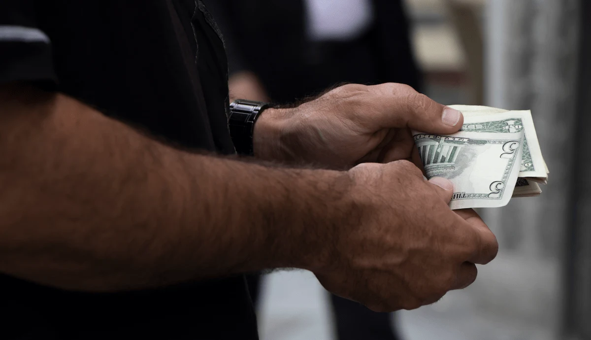 4 پیش بینی از قیمت دلار/ منابع ارزی دولت کفاف کنترل قیمت دلار را میدهد؟ 4 پیش بینی از قیمت دلار/ منابع ارزی دولت کفاف کنترل قیمت دلار را میدهد؟