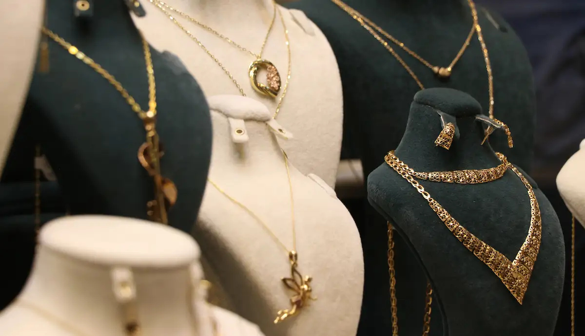 4 پیش بینی از قیمت طلا و سکه/ طلا بخریم؟ 4 پیش بینی از قیمت طلا و سکه/ طلا بخریم؟