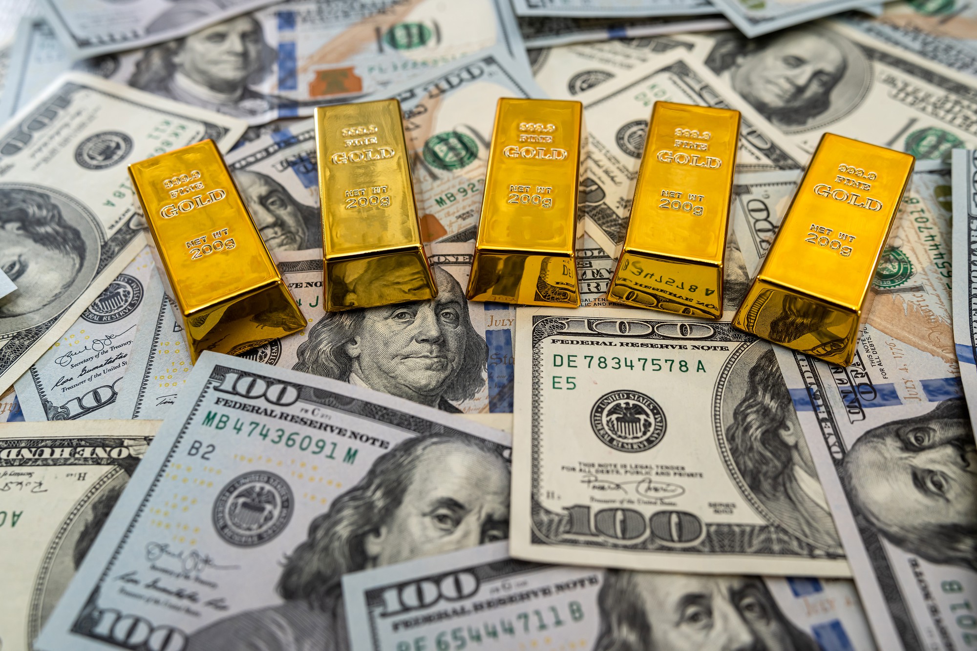 خروج طلا از یک رابطه سنتی