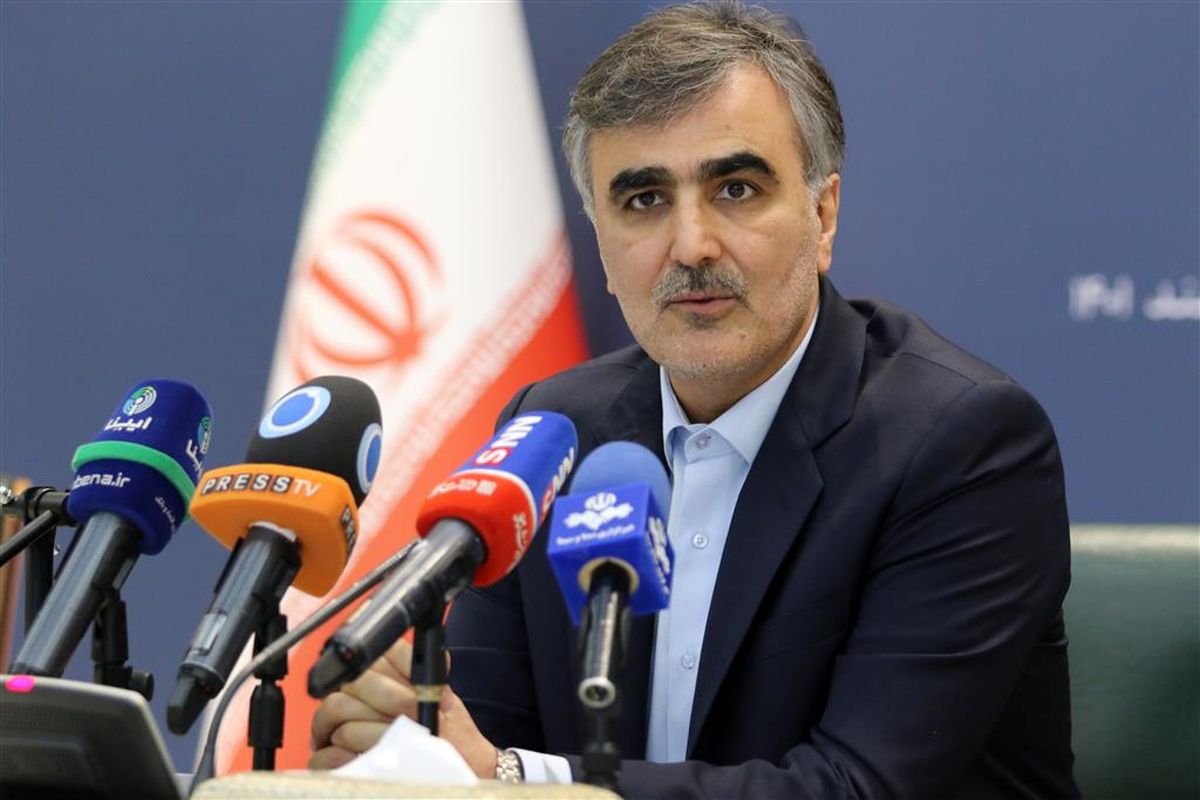 ادعای فرزین درباره عدد دلار در پایان سال/ قیمت دلار به چه عددی می‌رسد؟