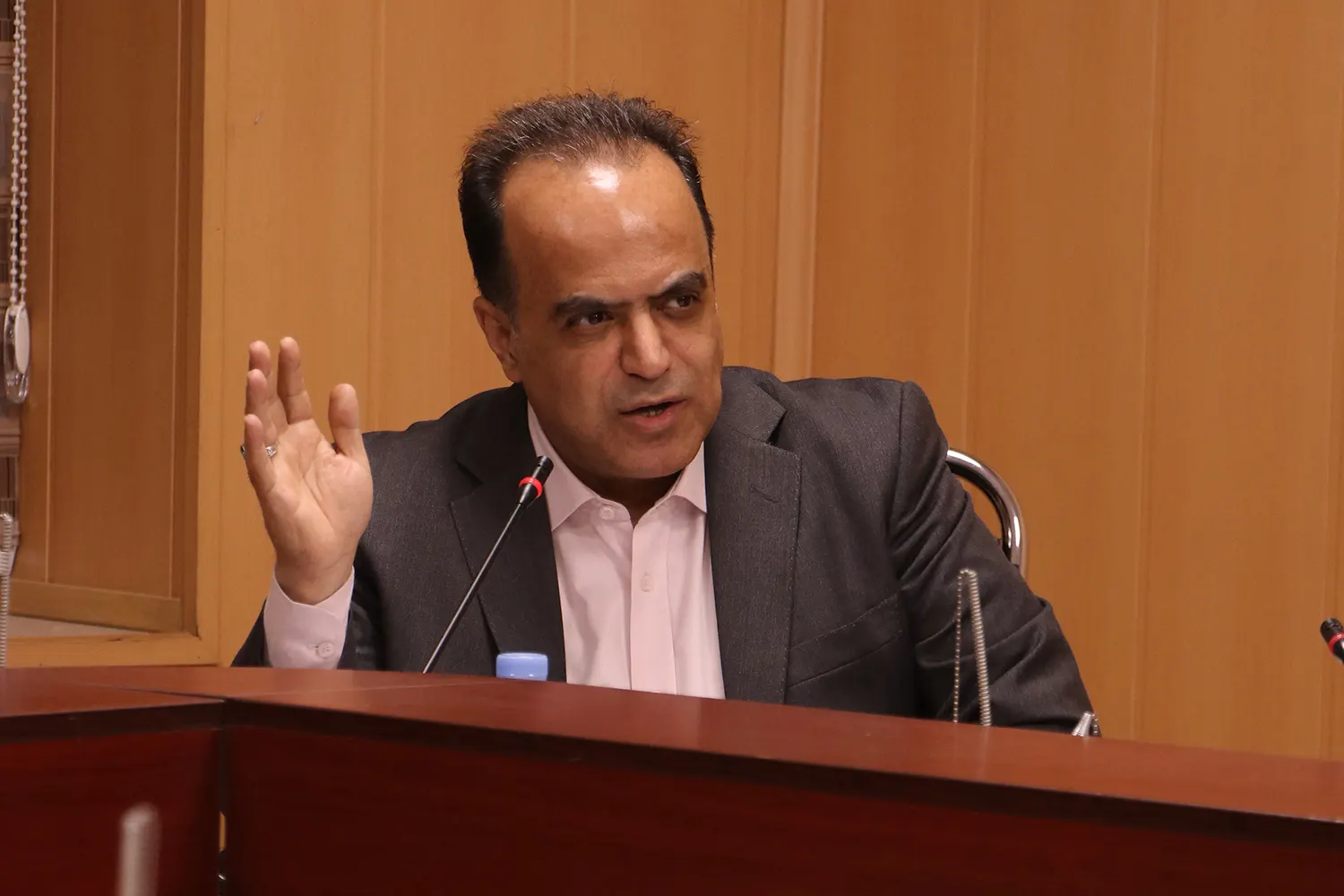 گرفتاری دوهزار نفر از مهره های کلیدی صنف طلا گرفتاری دوهزار نفر از مهره های کلیدی صنف طلا