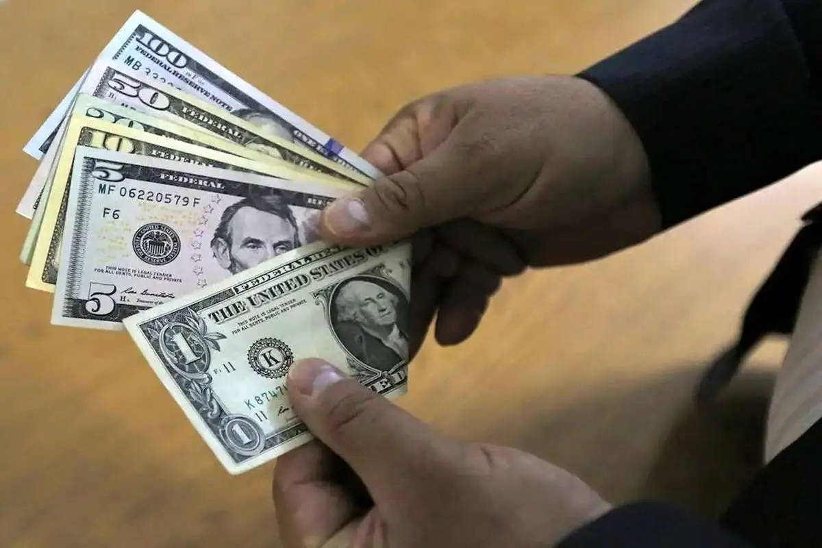 پیش بینی قیمت دلار/ قیمت دلار تا پایان سال سقف‌شکنی می‌کند