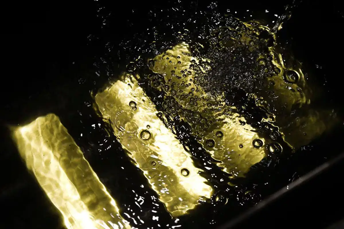 کاهش نسبی قیمت طلا پس از عبور از قله تاریخی