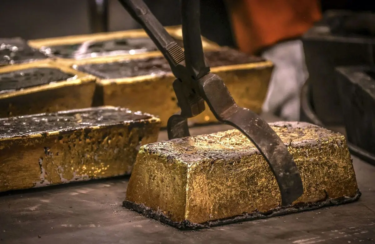 طلا بالاخره سقوط کرد طلا بالاخره سقوط کرد