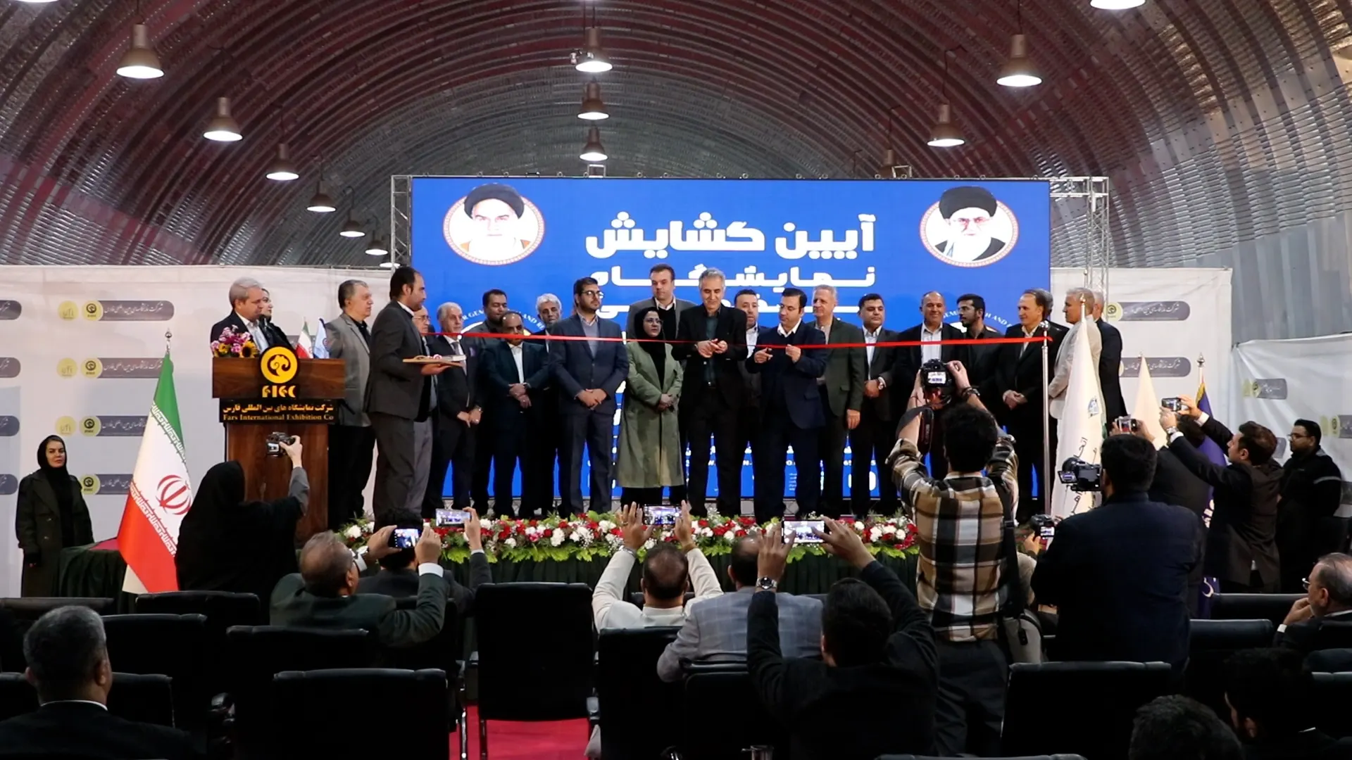 هشتمین دوره نمایشگاه طلا و جواهر شیراز افتتاح شد هشتمین دوره نمایشگاه طلا و جواهر شیراز افتتاح شد