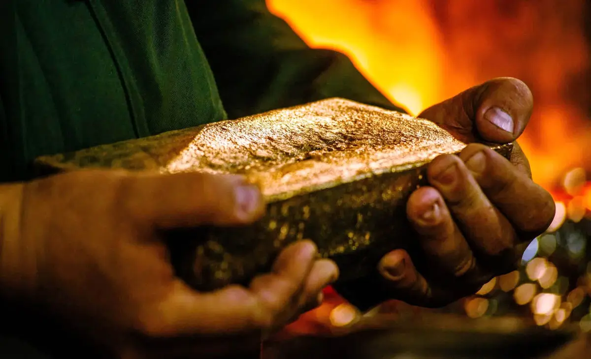 پیش بینی قیمت طلای جهانی / نوسان اونس جهانی میان تردید و امید سرمایه‌گذاران طلا