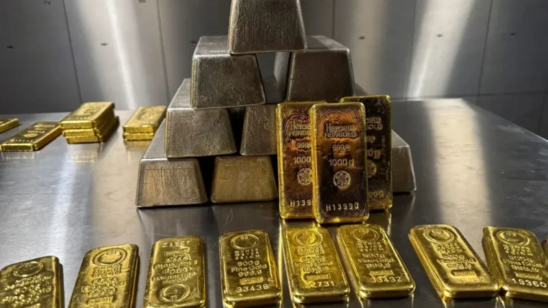 خرید بیسابقه طلا توسط روسها؛ جنگ عادتهای پسانداز را تغییر میدهد خرید بیسابقه طلا توسط روسها؛ جنگ عادتهای پسانداز را تغییر میدهد