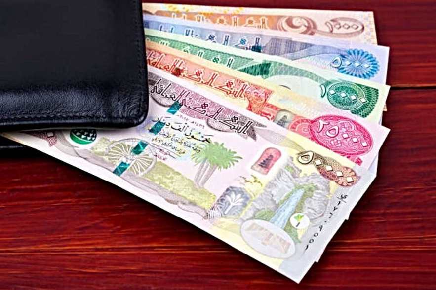 چرا دینار دولتی از بازار آزاد گران‌تر شد؟